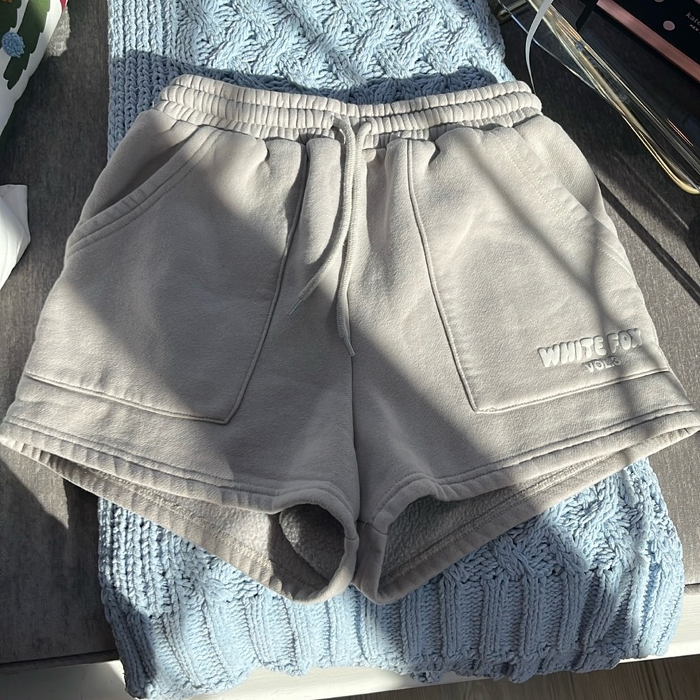 NWOT White Fox Offstage lounge shorts, color moon